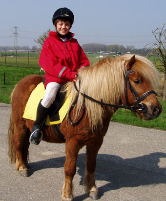 Amazone te paard; Leonie van den Ende